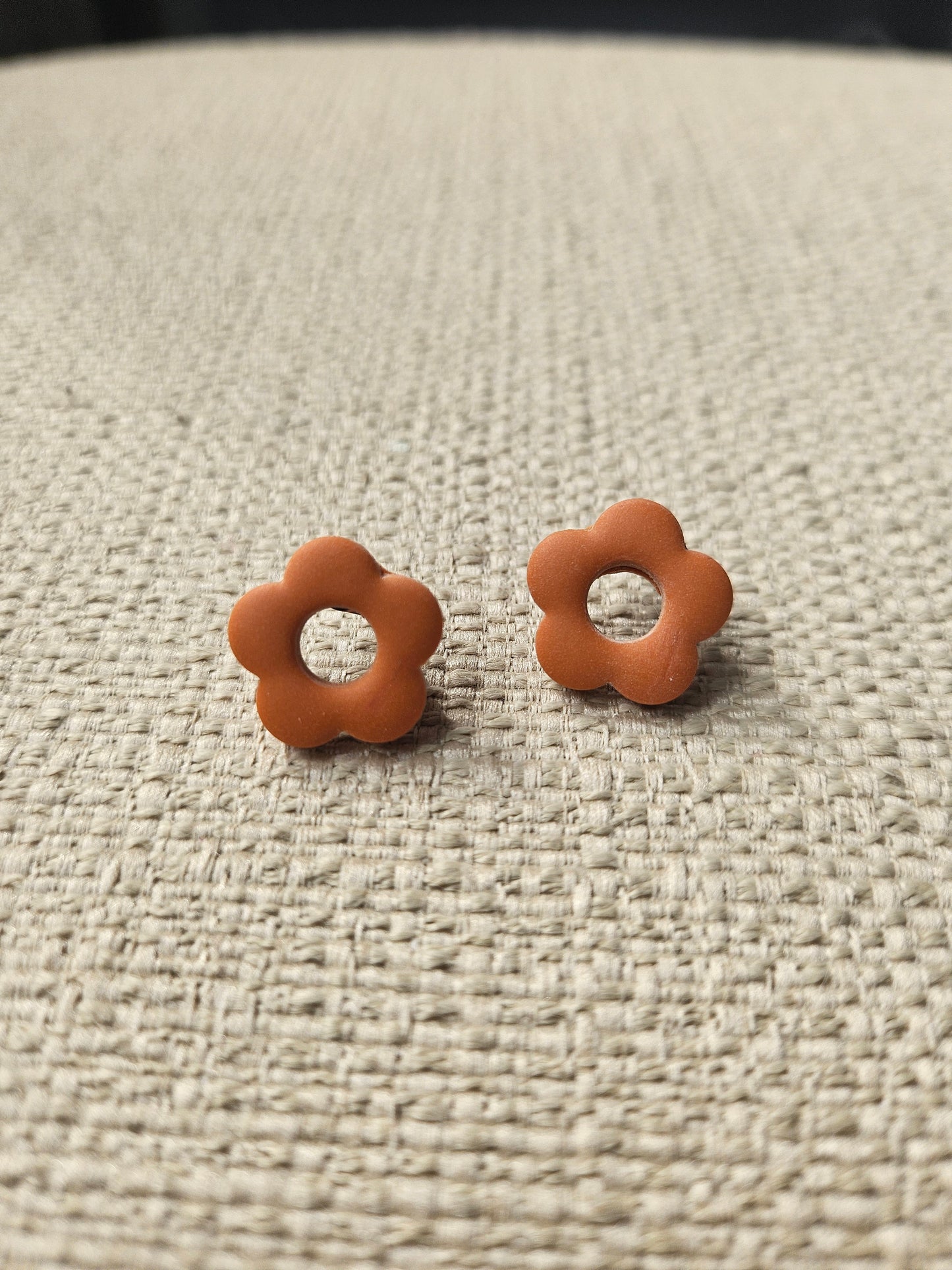 Brown Retro Flower Stud Earrings