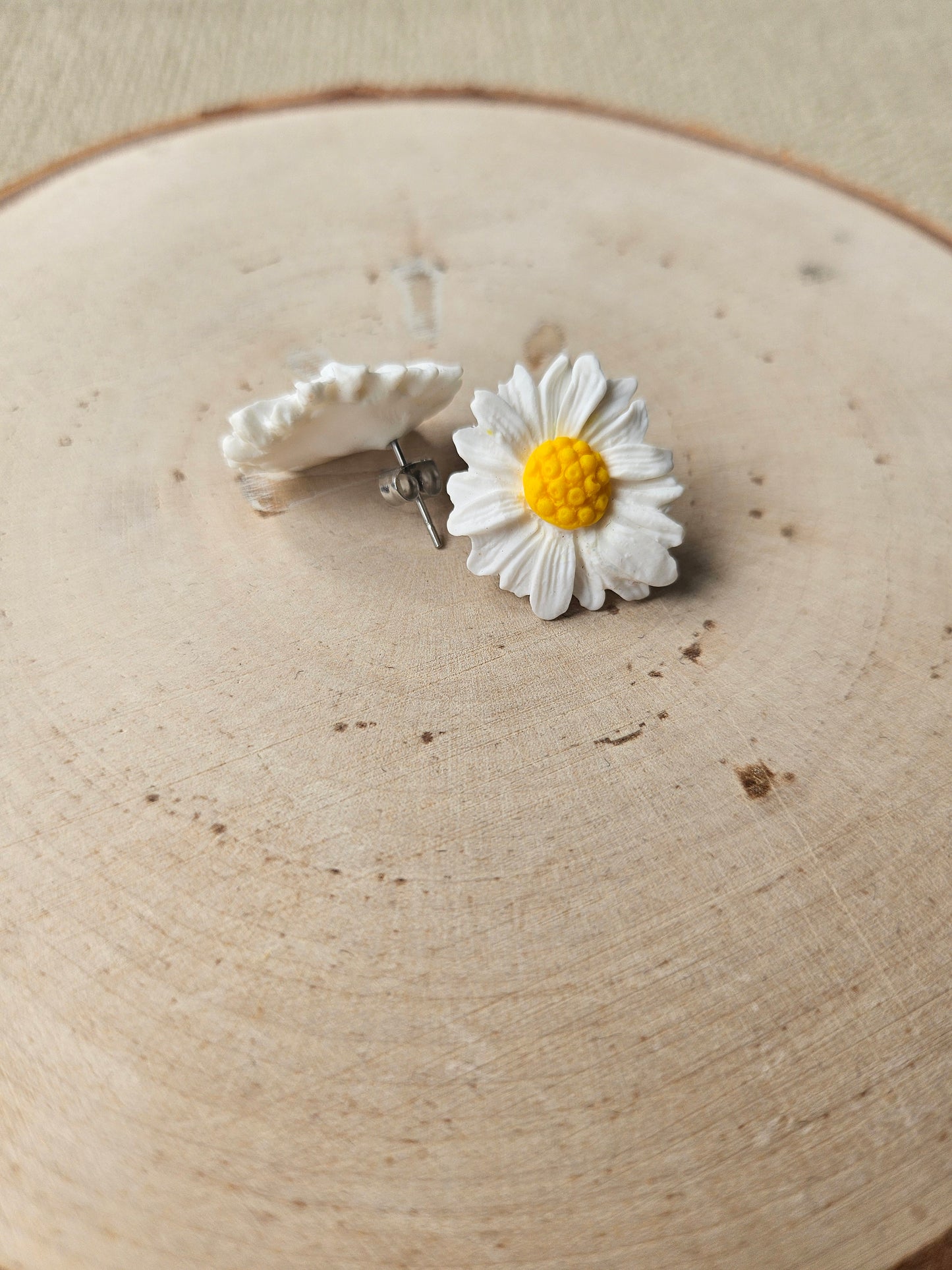 White Daisy Stud Earrings