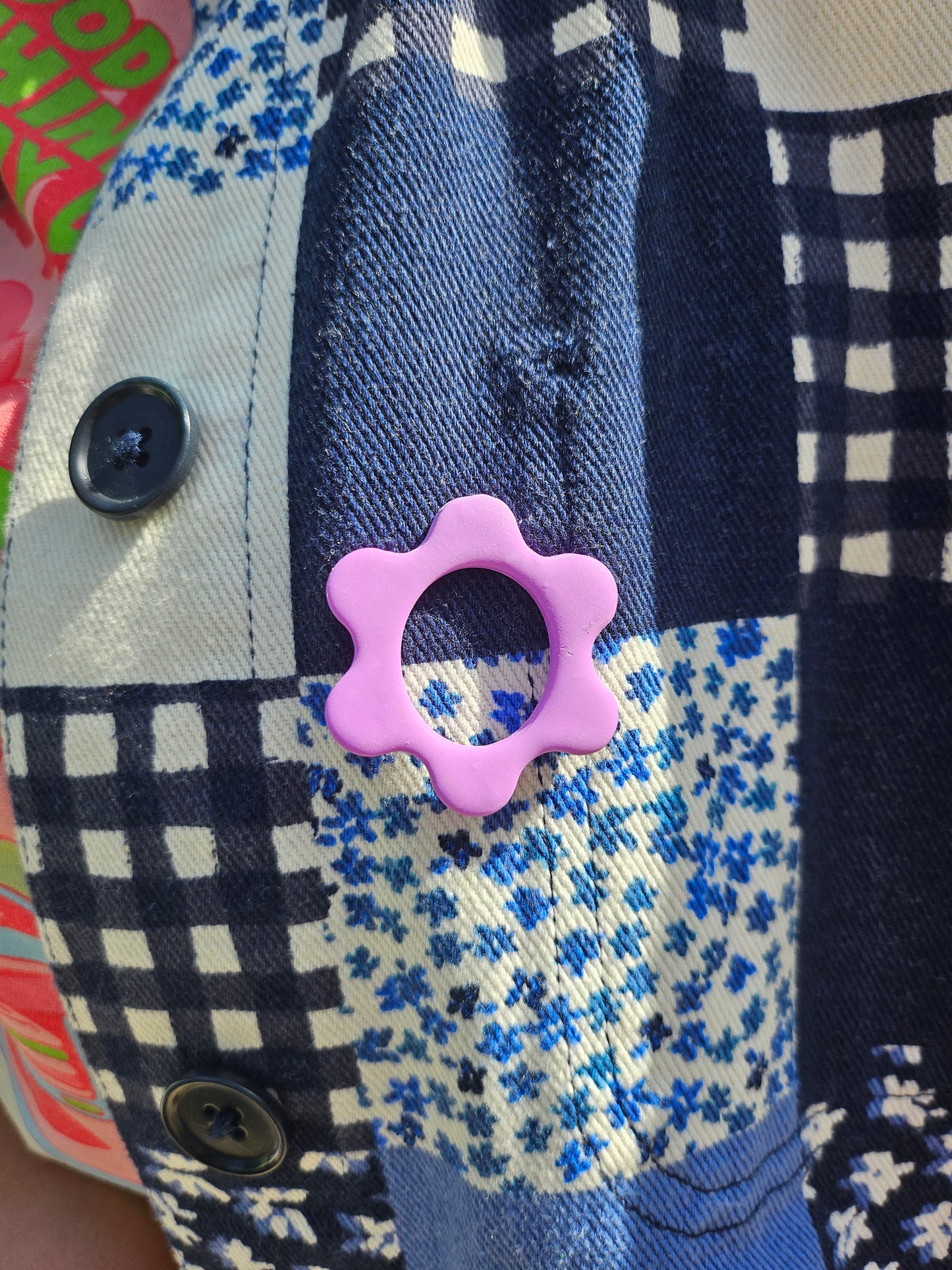 Glasses Holder Brooch Pin Badge