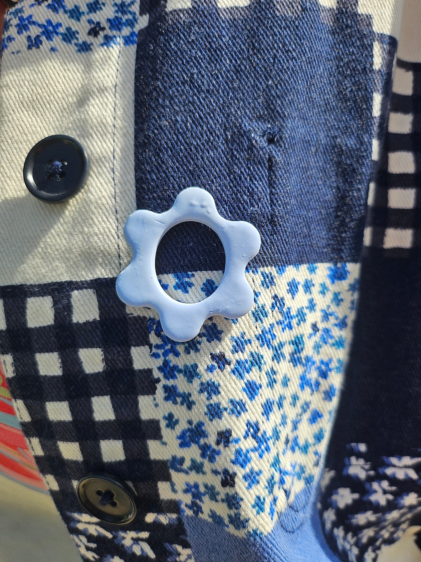 Glasses Holder Brooch Pin Badge