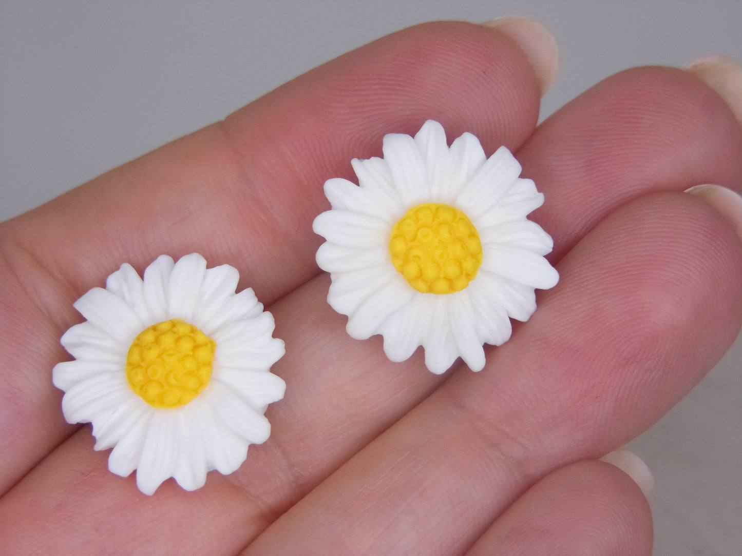 White Daisy Stud Earrings