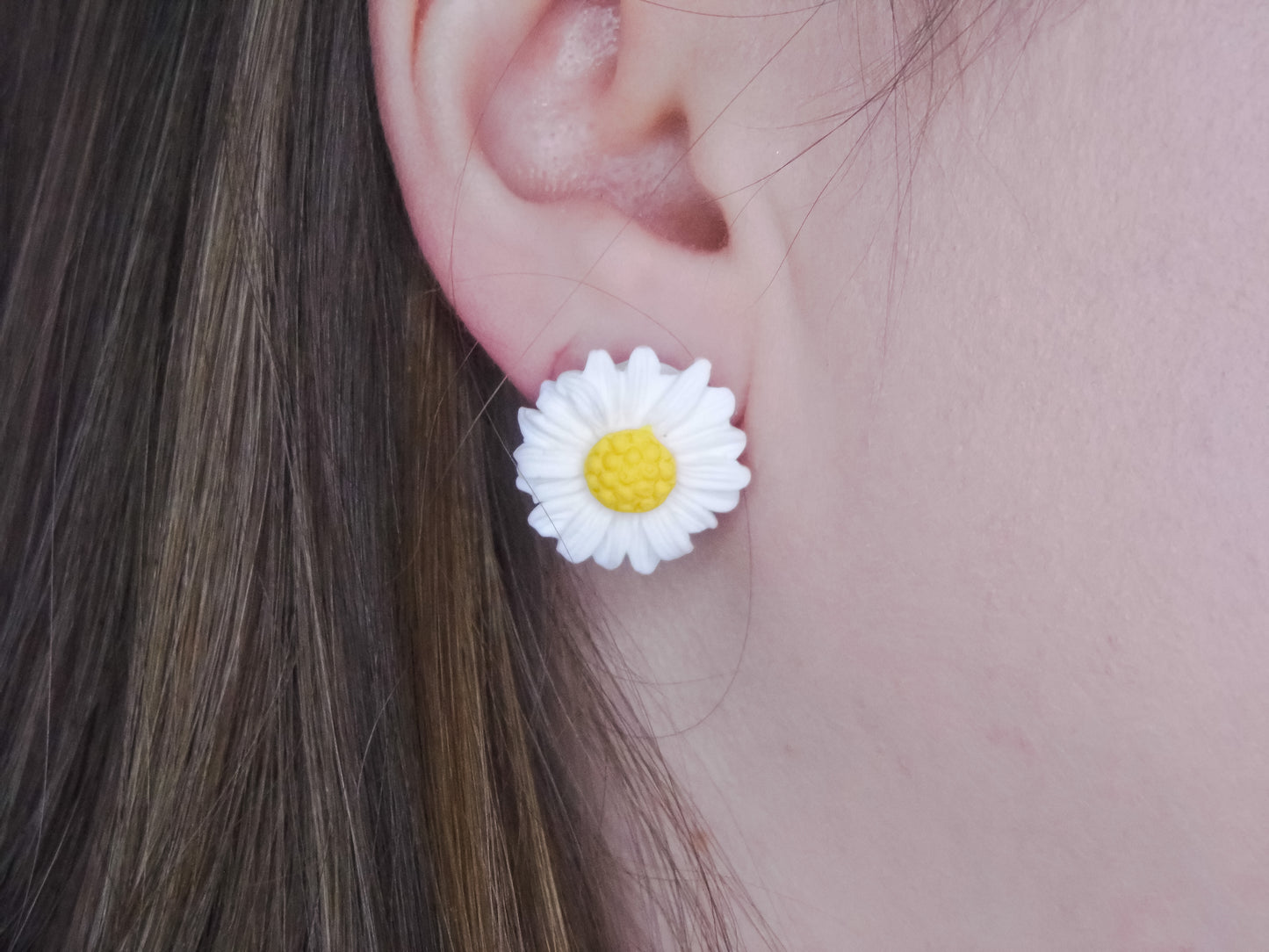 White Daisy Stud Earrings